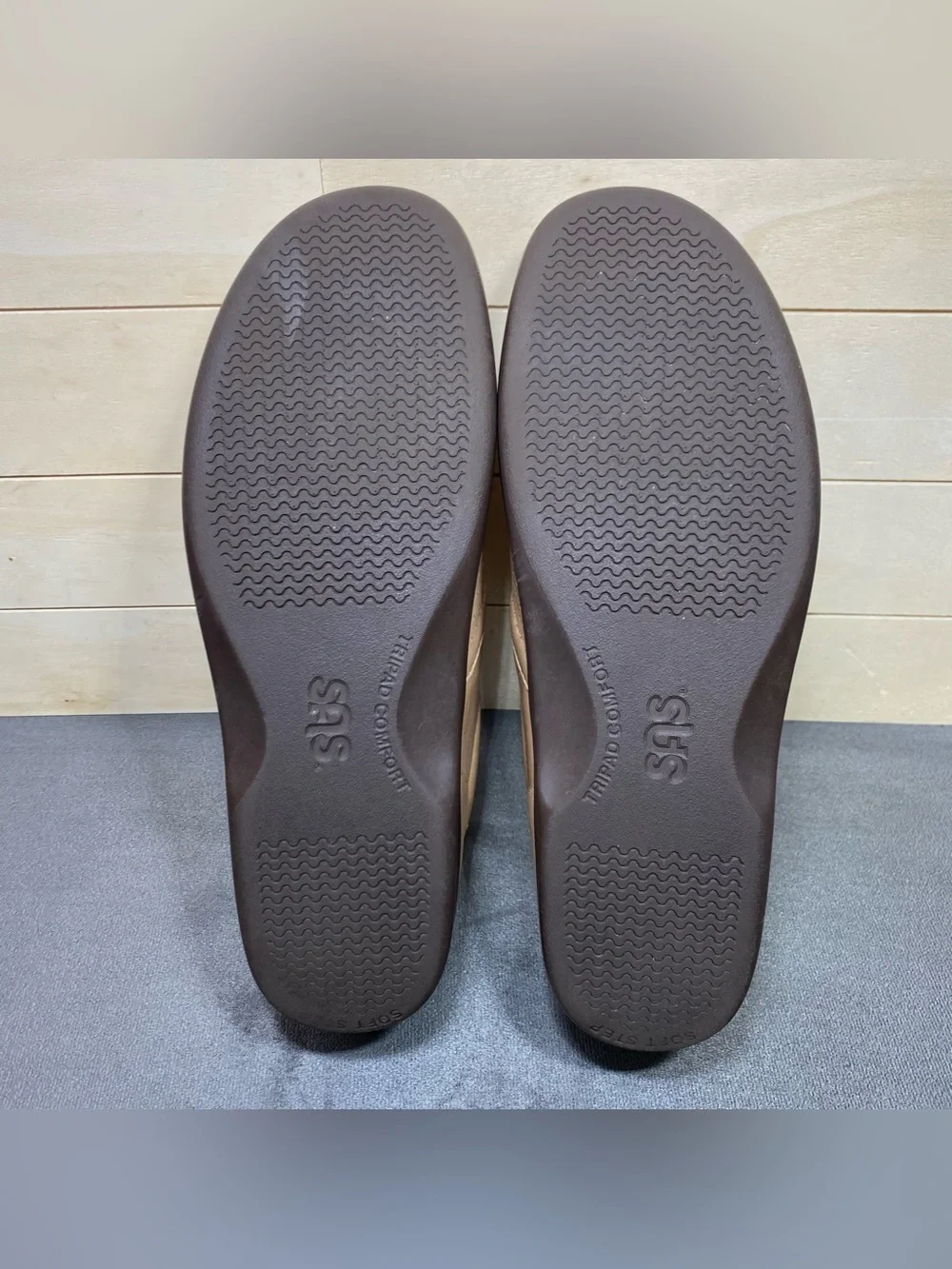 SAS Viva Slip-Ons Tan Leather Women's Size 10 N Shoes Tripad Comfort Loafers